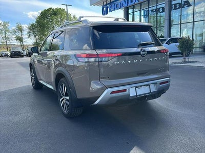 2024 Nissan Pathfinder Platinum