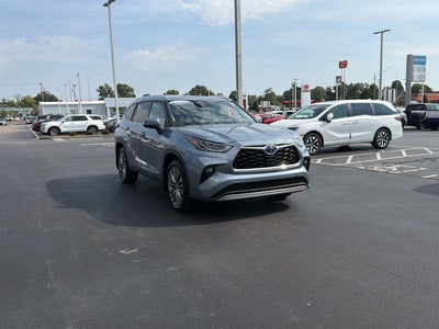 2021 Toyota Highlander Hybrid Platinum