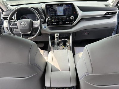 2021 Toyota Highlander Hybrid Platinum