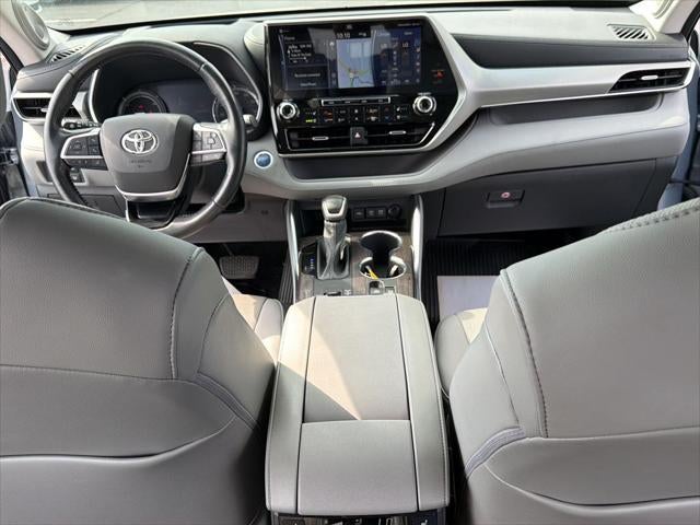 2021 Toyota Highlander Hybrid Platinum
