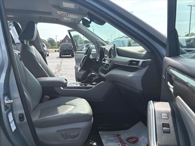 2021 Toyota Highlander Hybrid Platinum
