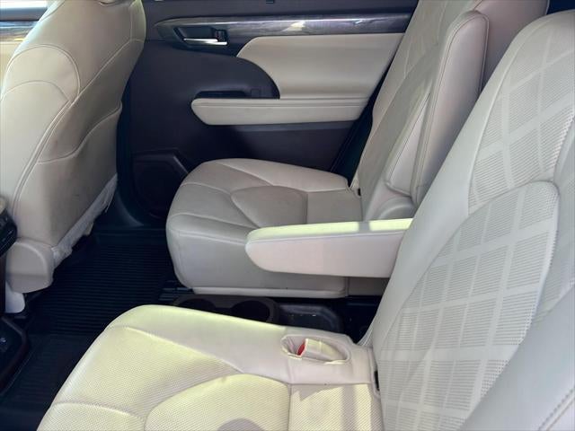 2022 Toyota Highlander Platinum