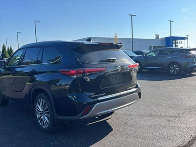 2022 Toyota Highlander Platinum