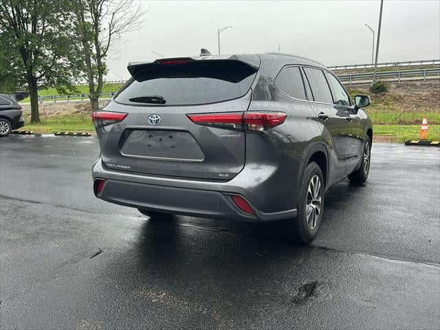 2022 Toyota Highlander Hybrid XLE