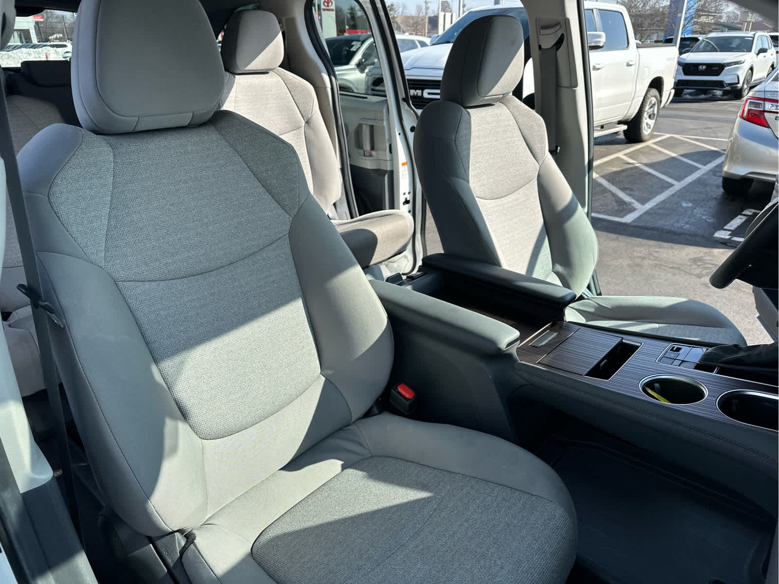 2024 Toyota Sienna LE