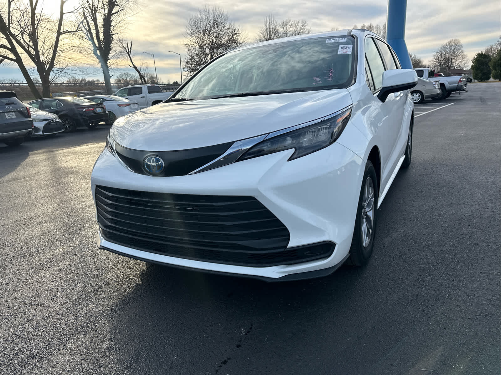 2024 Toyota Sienna LE