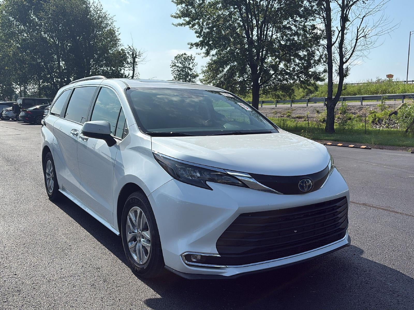 2024 Toyota Sienna XLE