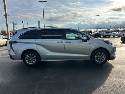 2024 Toyota Sienna XLE