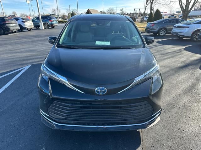 2024 Toyota Sienna XLE