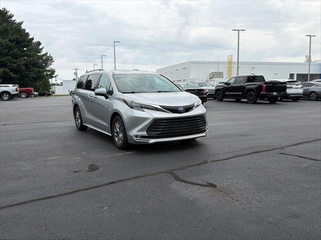 2024 TOYOTA TRUCK Sienna XLE