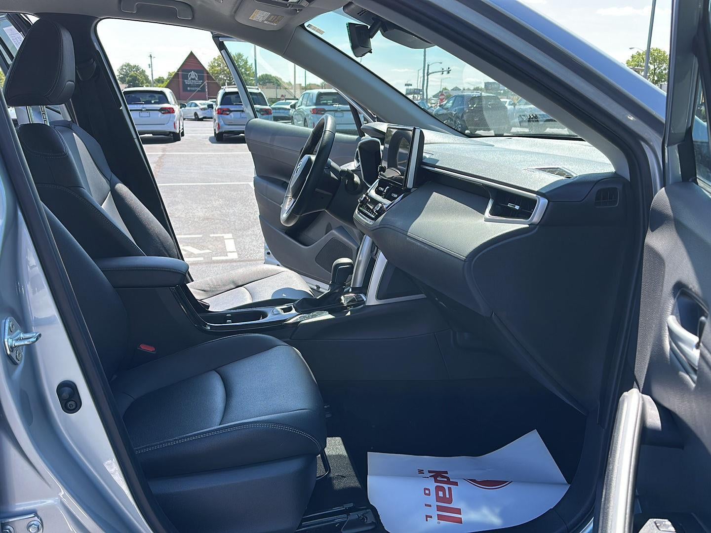 2025 Toyota Corolla Cross XLE