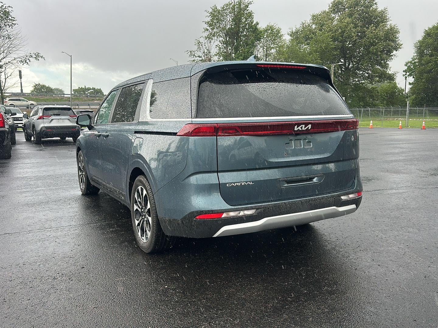 2023 Kia Carnival EX