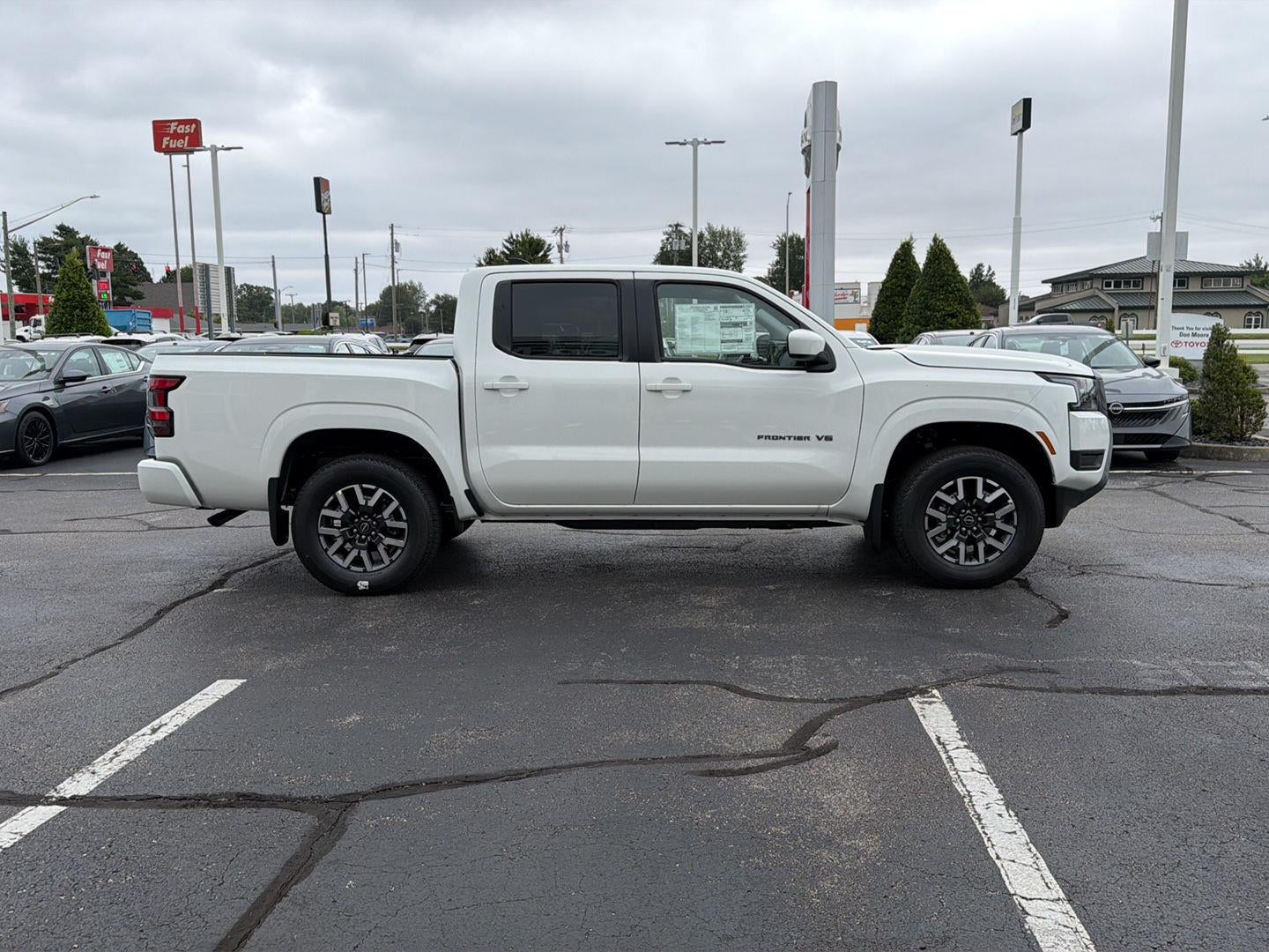 2027 Nissan Frontier SV