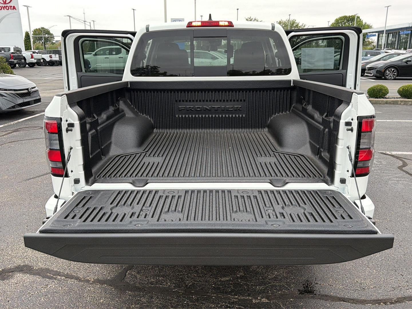 2027 Nissan Frontier SV