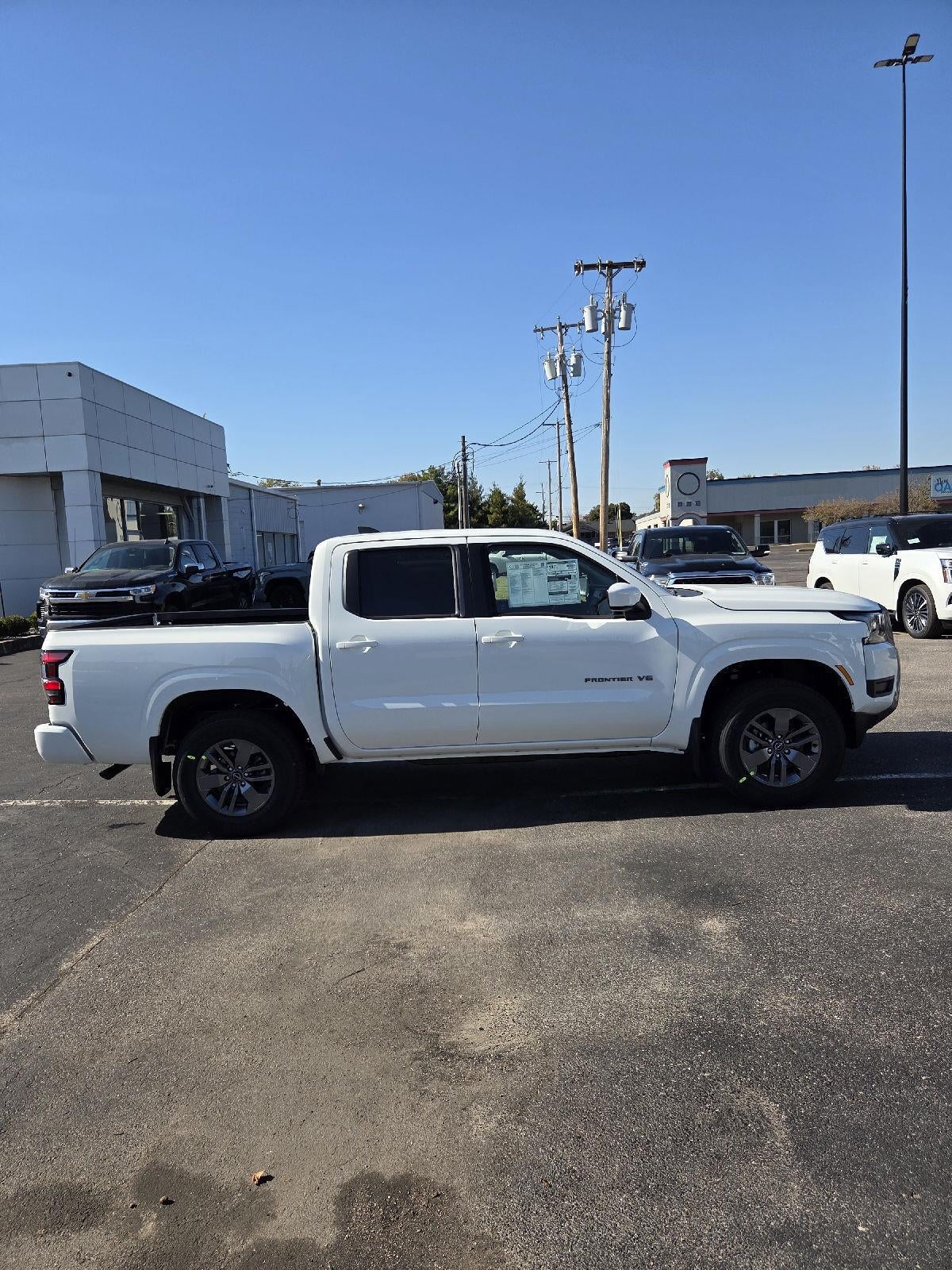 2027 Nissan Frontier SV