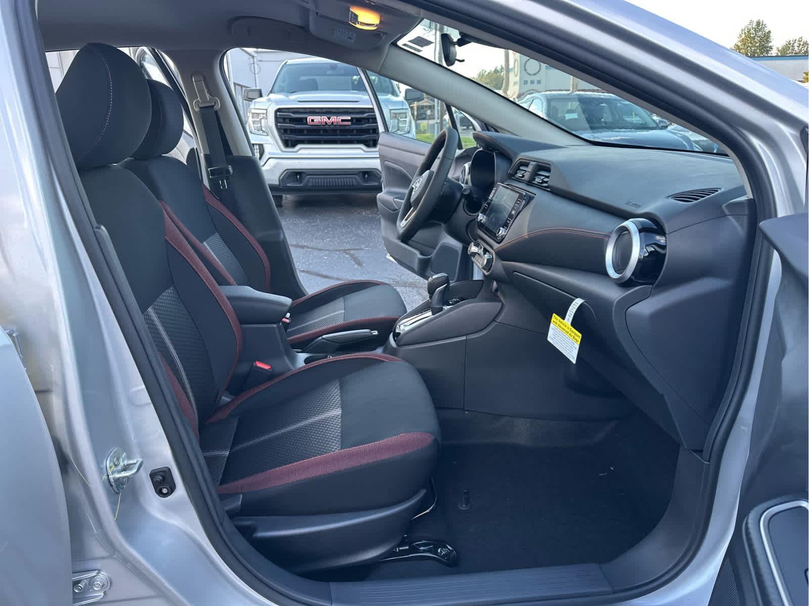 2025 Nissan Versa SR