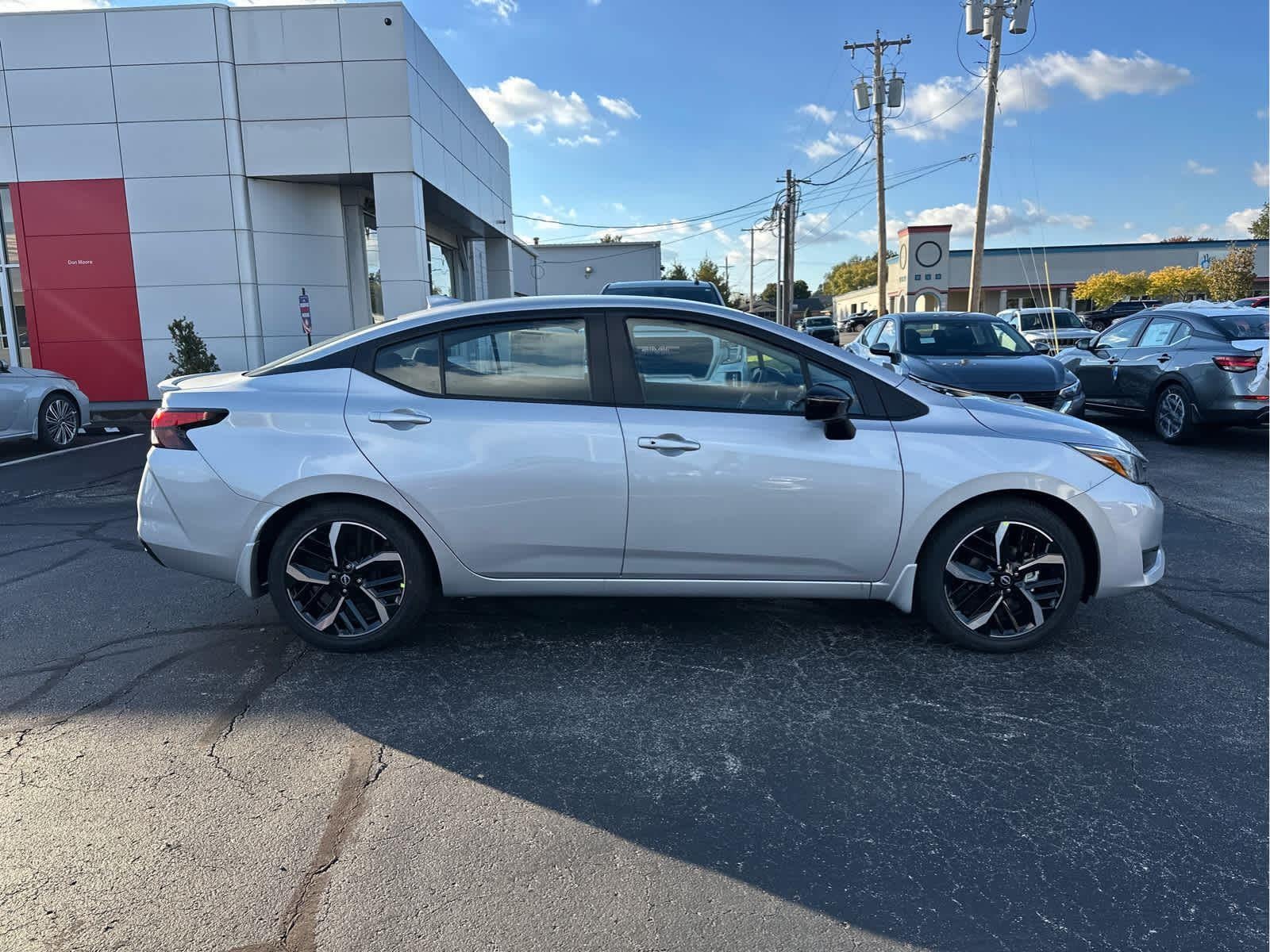 2025 Nissan Versa SR