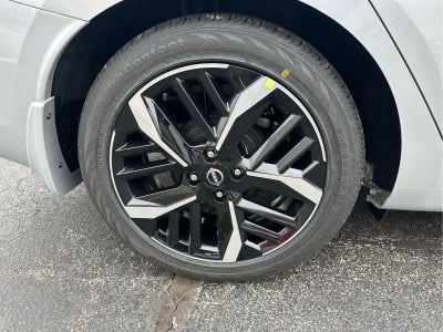 2025 Nissan Versa SR