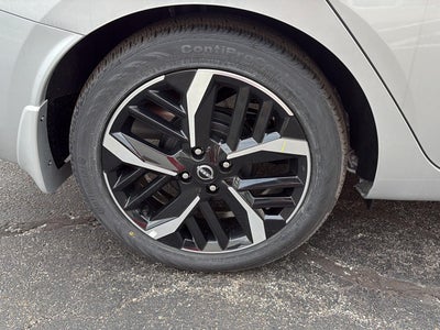 2025 Nissan Versa SR