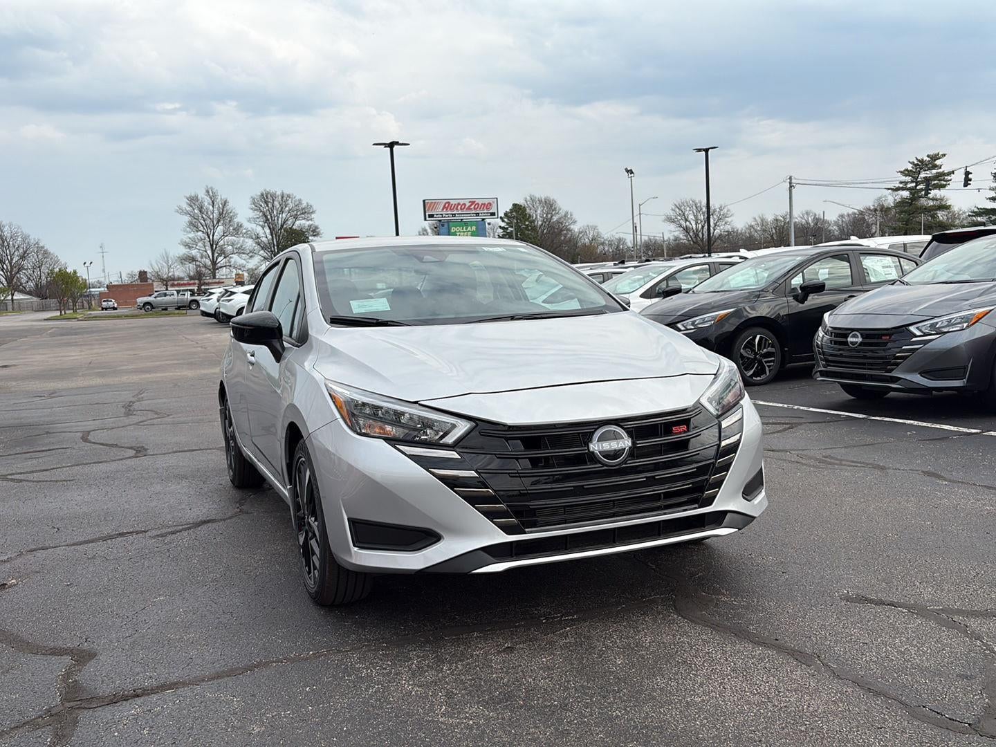 2025 Nissan Versa SR