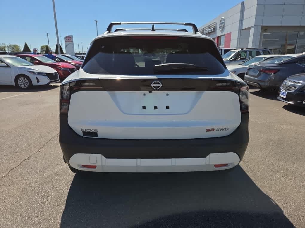 2026 Nissan Kicks SR