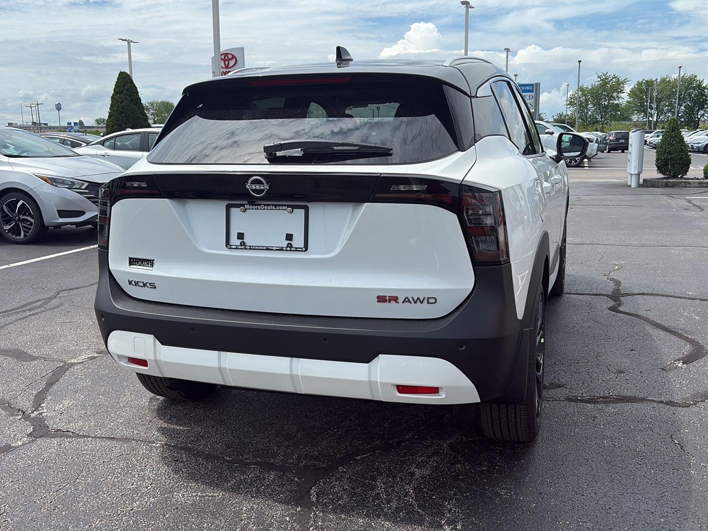 2026 Nissan Kicks SR