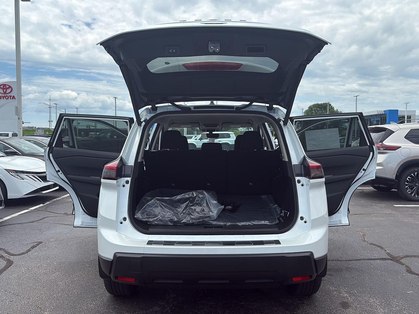 2026 Nissan Rogue SV