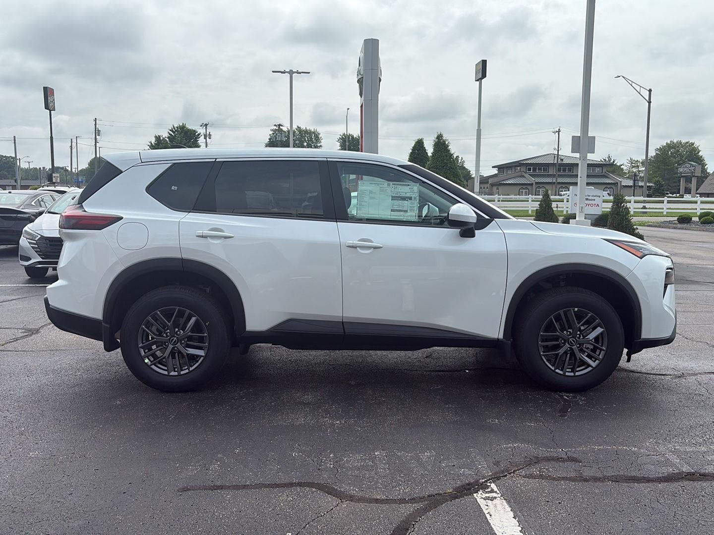2026 Nissan Rogue SV