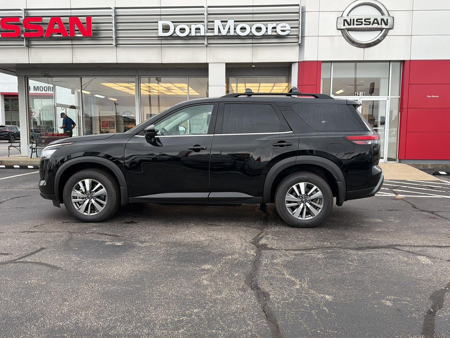 2026 Nissan Pathfinder SL