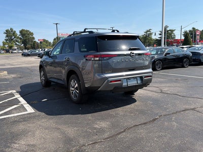 2026 Nissan Pathfinder SL