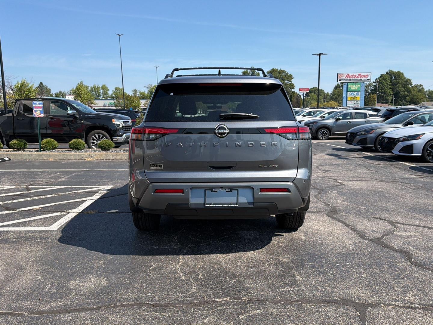 2026 Nissan Pathfinder SL