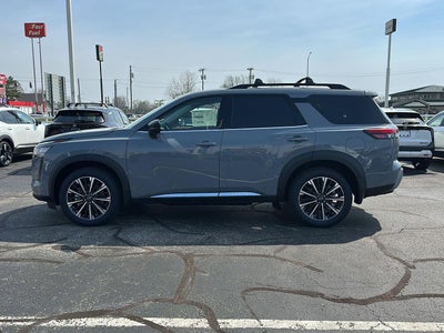 2026 Nissan Pathfinder Platinum