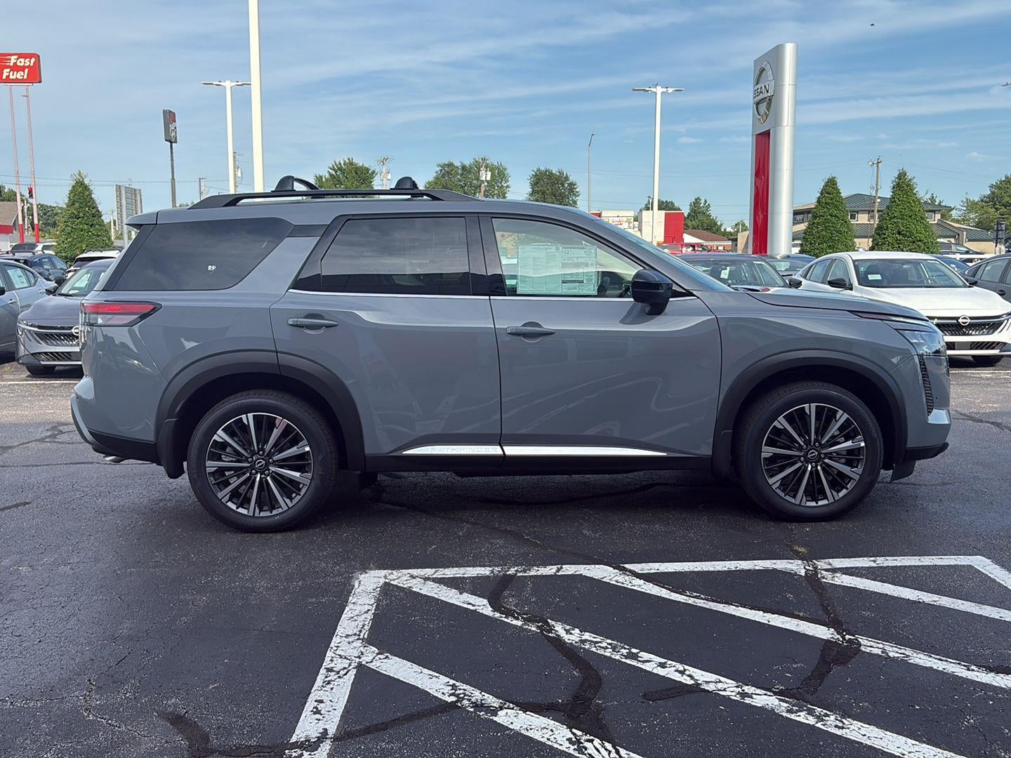 2026 Nissan Pathfinder Platinum