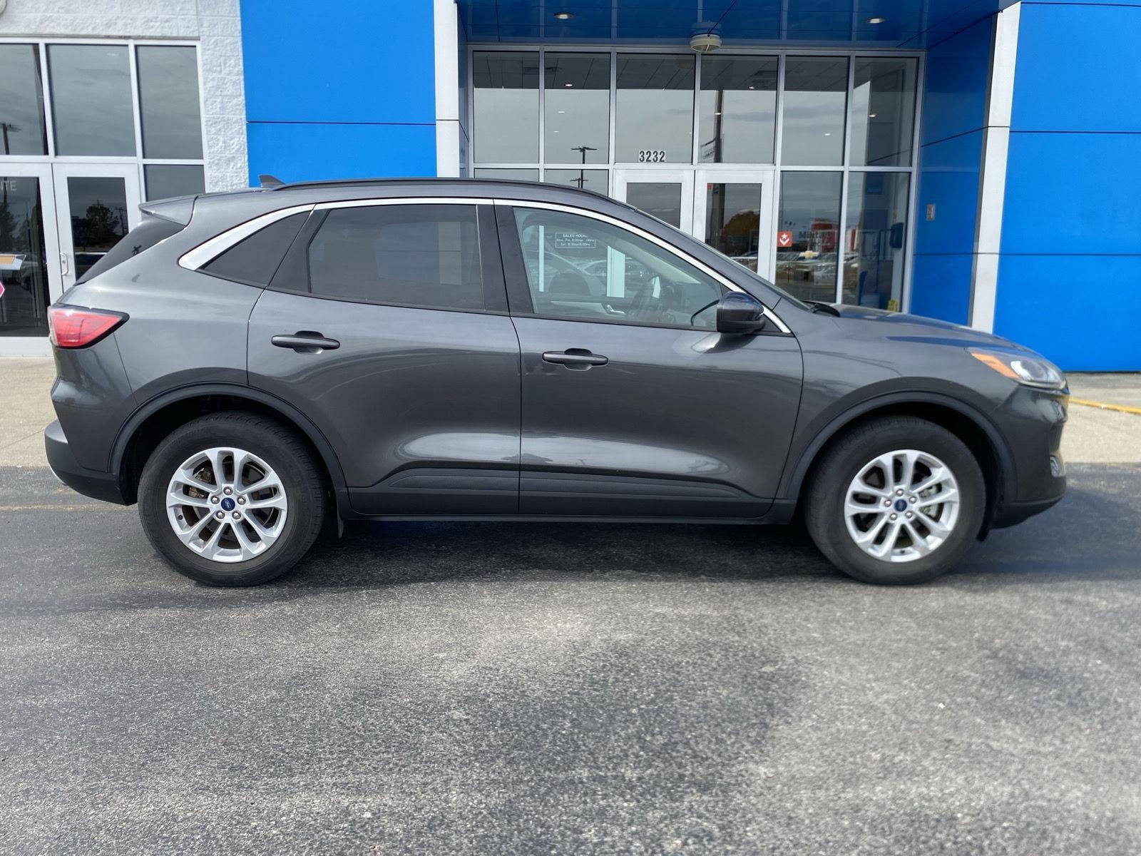 2020 Ford Escape SE