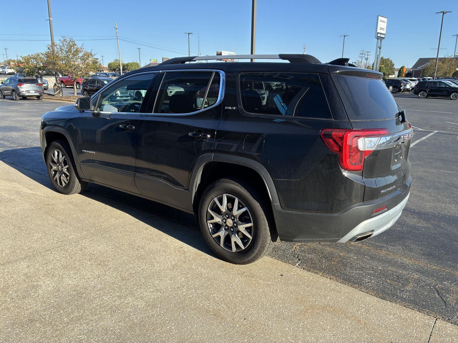 2023 GMC Acadia SLT