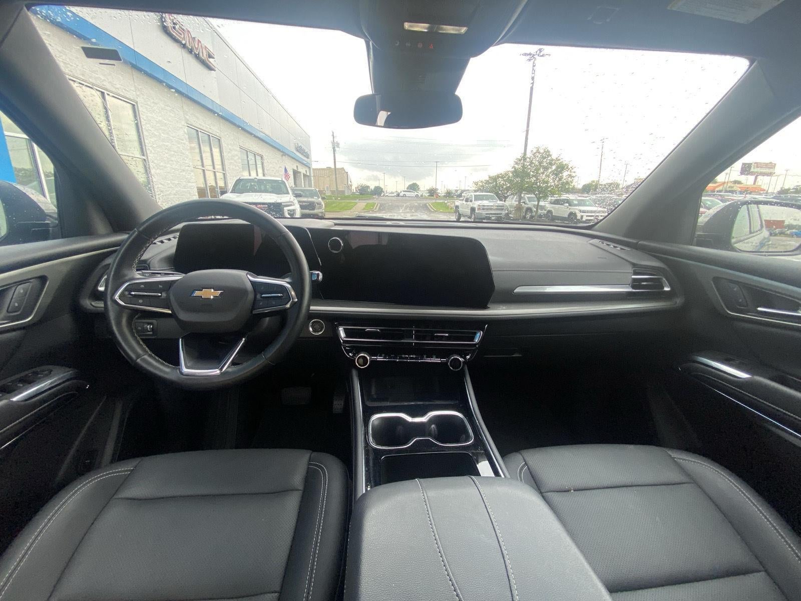 2025 Chevrolet Traverse AWD LT